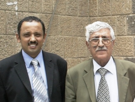 Hamdan Dammag with Prof Abdulaziz Almaqaleh همدان دماج مع الدكتور عبد العزيز المقالح